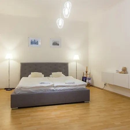 Apartment On Wenceslassquare For 6 Prague