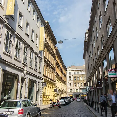Apartment On Wenceslassquare For 6 Prague